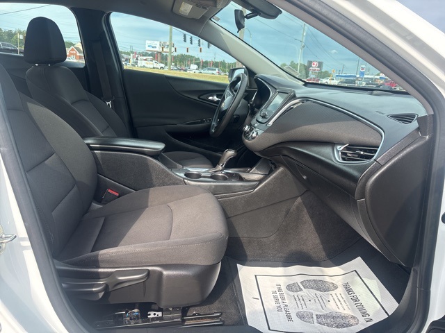 2018 Chevrolet Malibu 1LT photo 9