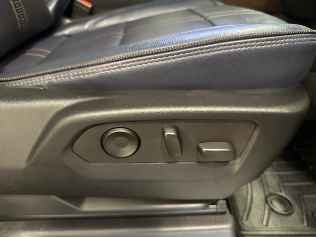 2022 Chevrolet Silverado 1500 High Country photo 12