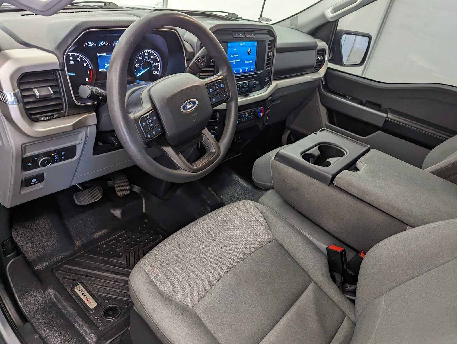 2021 Ford F-150 XL photo 2