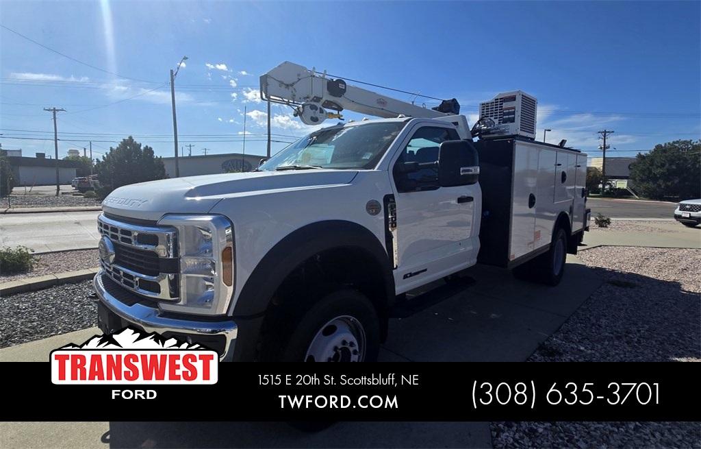 2025 Ford F-600 Super Duty Chassis Cab XL's photo