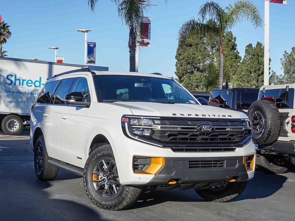 2025 Ford Expedition Tremor's photo