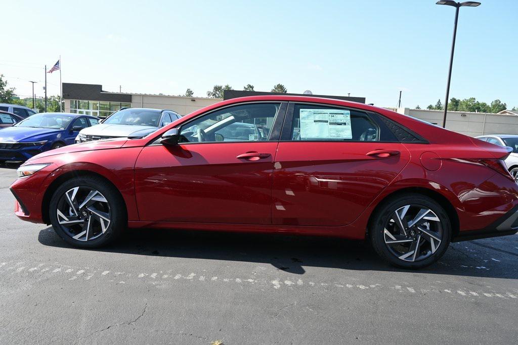 2025 Hyundai Elantra SEL Sport photo 3