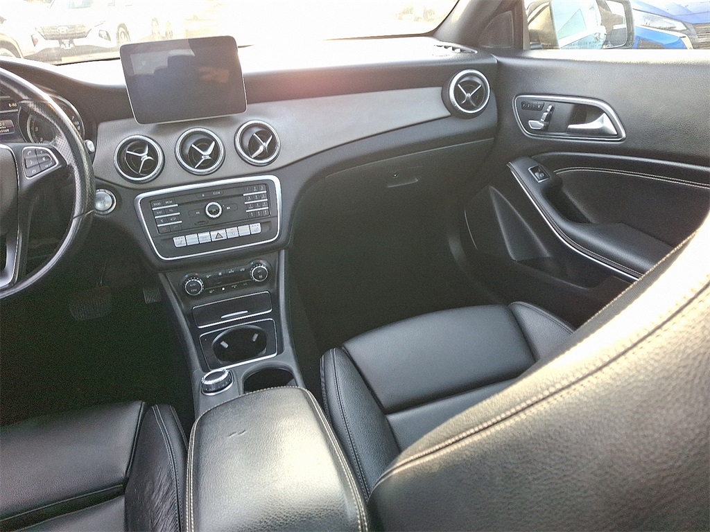 2019 Mercedes Benz CLA 250 photo 14