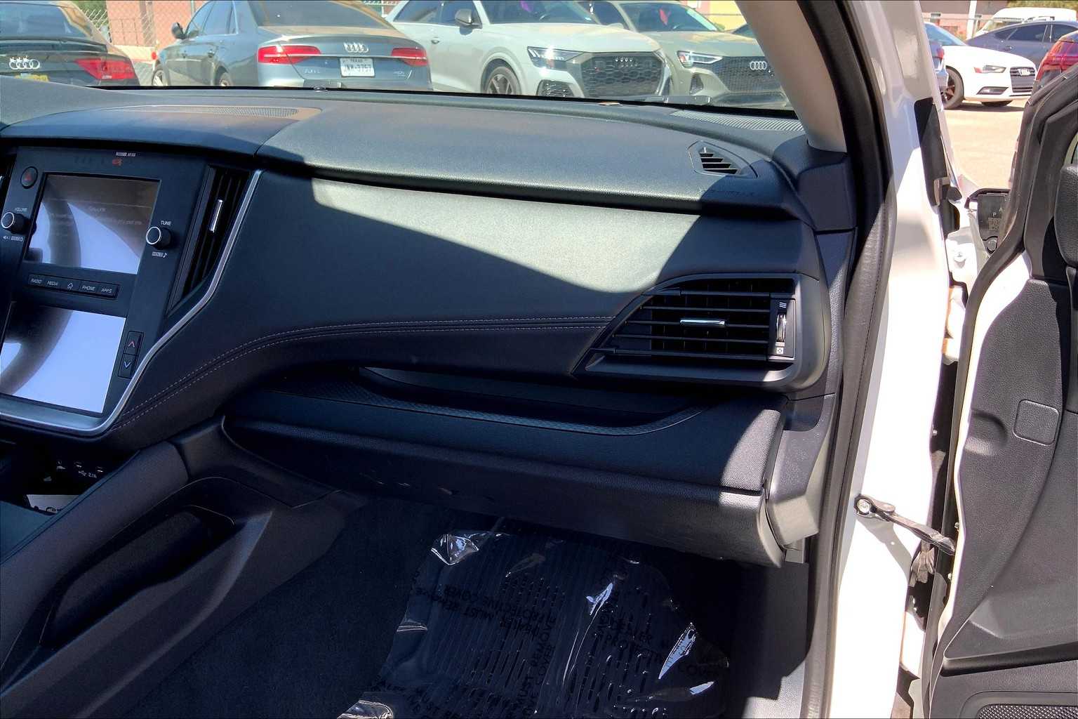 2022 Subaru Legacy Base photo 17