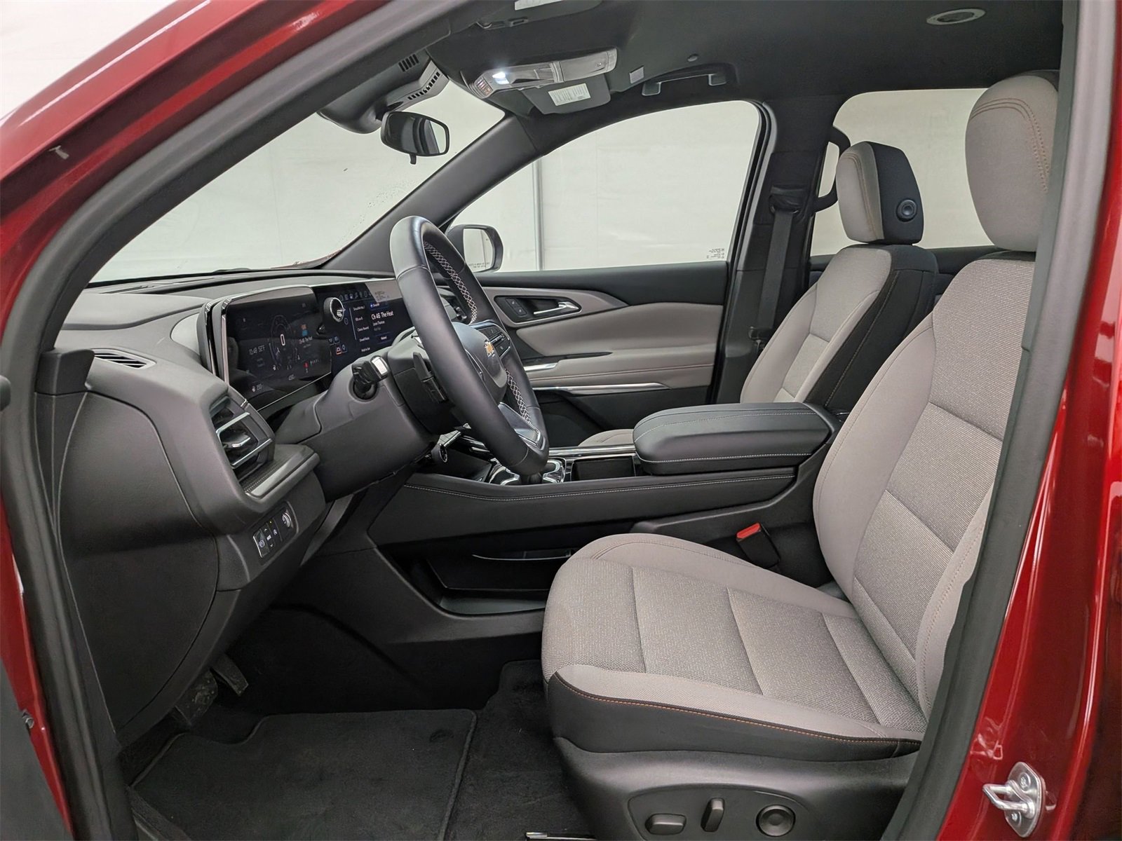 2025 Chevrolet Traverse photo 16