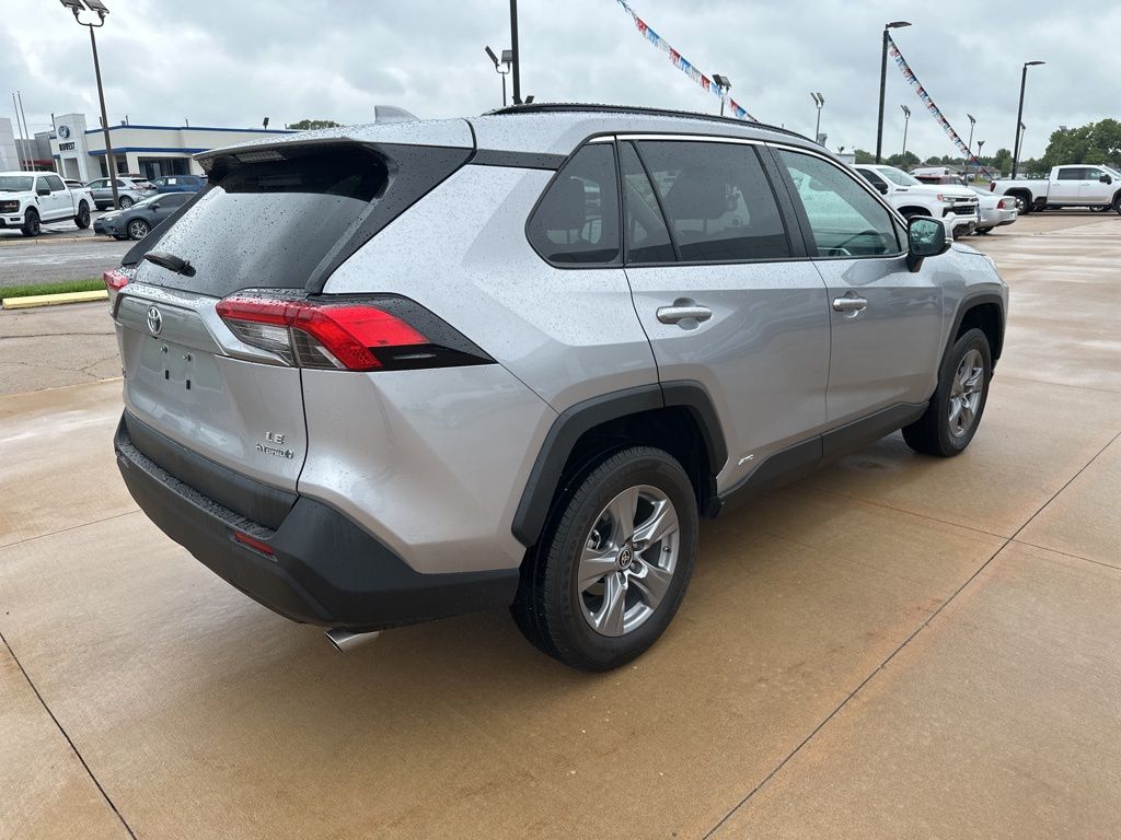 2022 Toyota RAV4 Hybrid LE photo 23