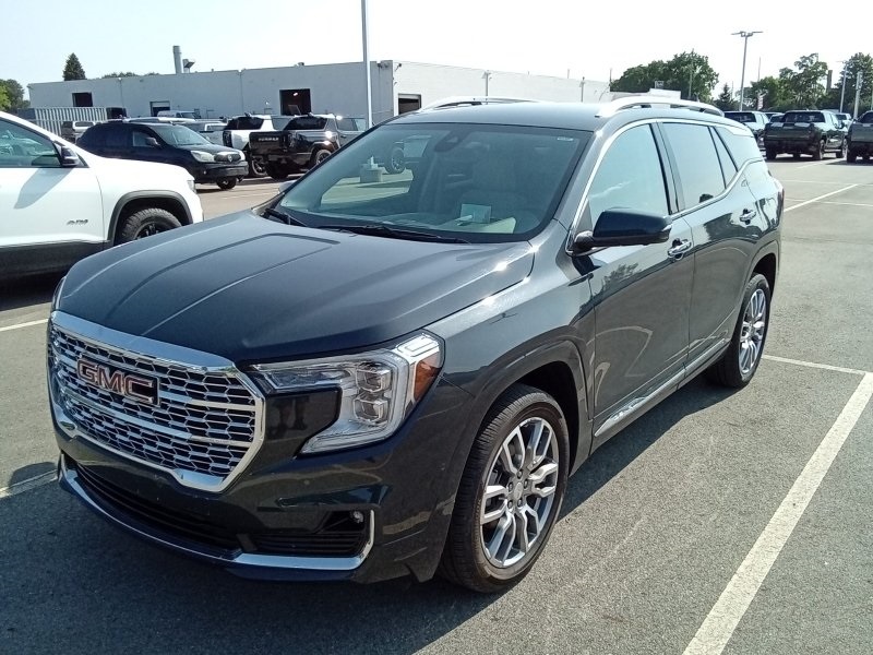 2022 Gmc Terrain Denali photo 2