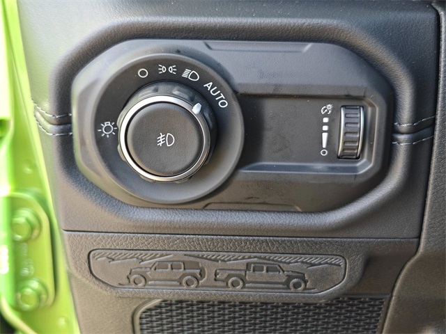 2025 Jeep Wrangler Rubicon photo 24