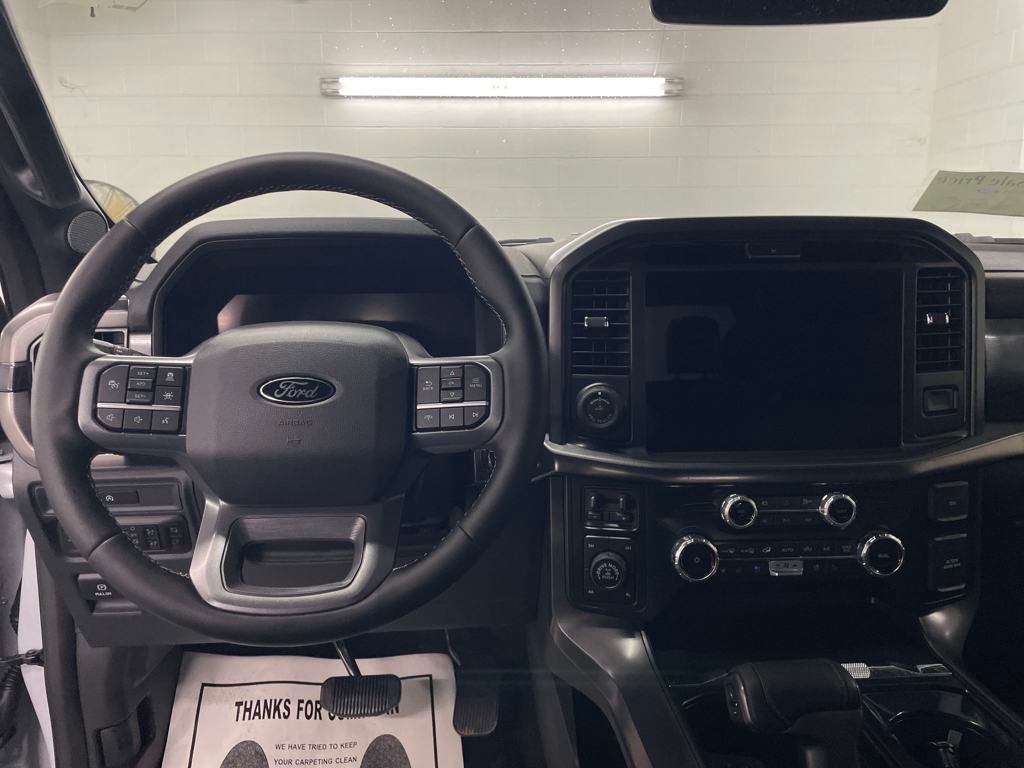 2025 Ford F-150 Lariat photo 6