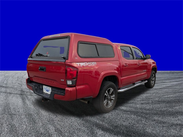 2018 Toyota Tacoma TRD Sport photo 4