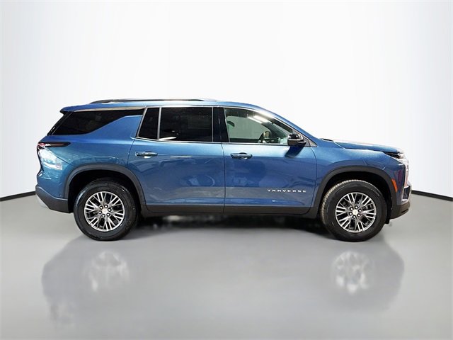 2025 Chevrolet Traverse photo 4