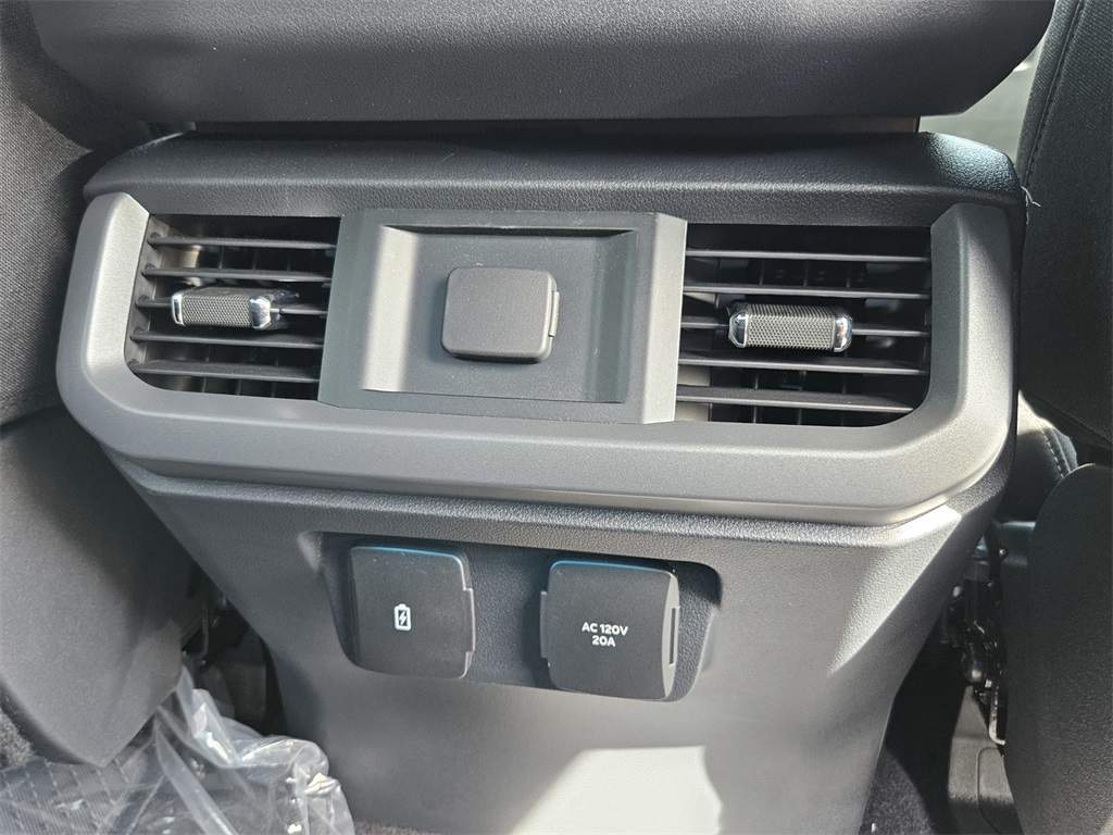 2025 Ford F-150 XLT photo 32