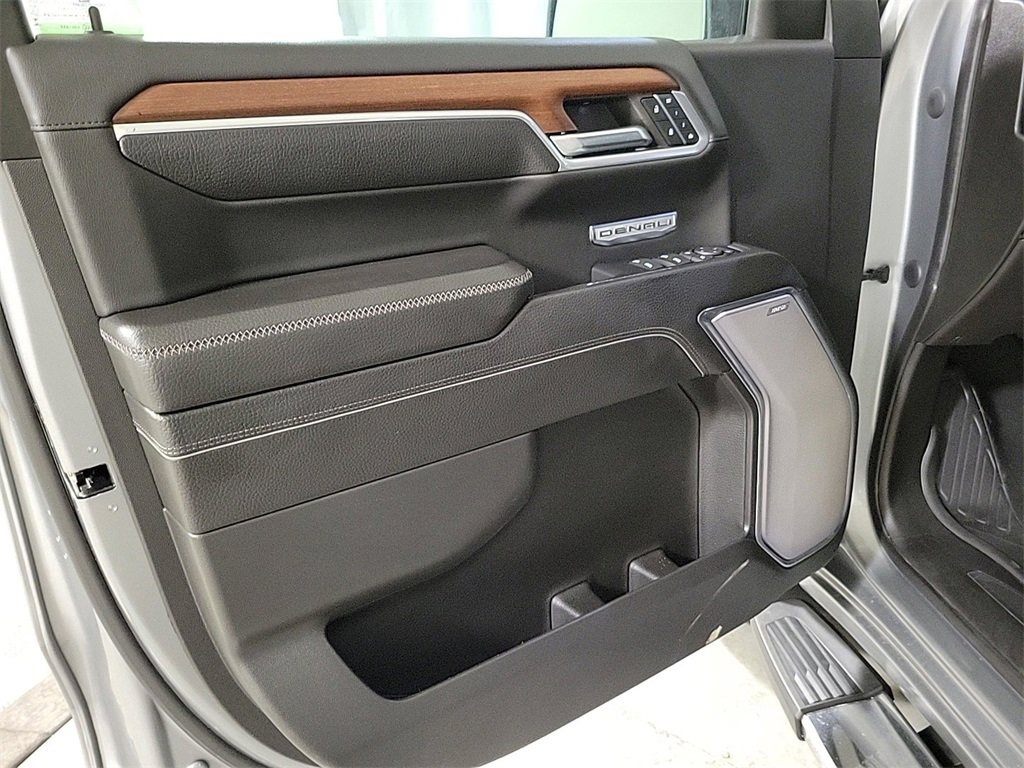 2023 GMC SIERRA - Image 10