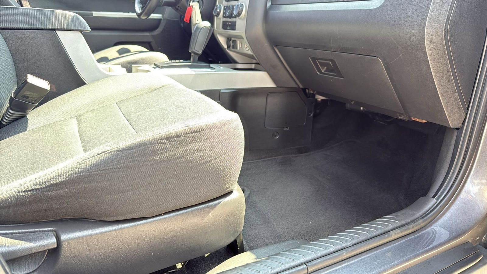 2011 Ford Escape XLT photo 24