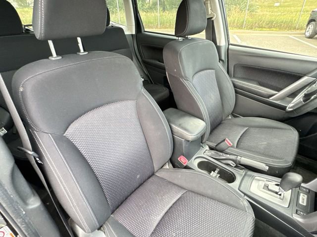 2018 Subaru Forester Premium photo 23