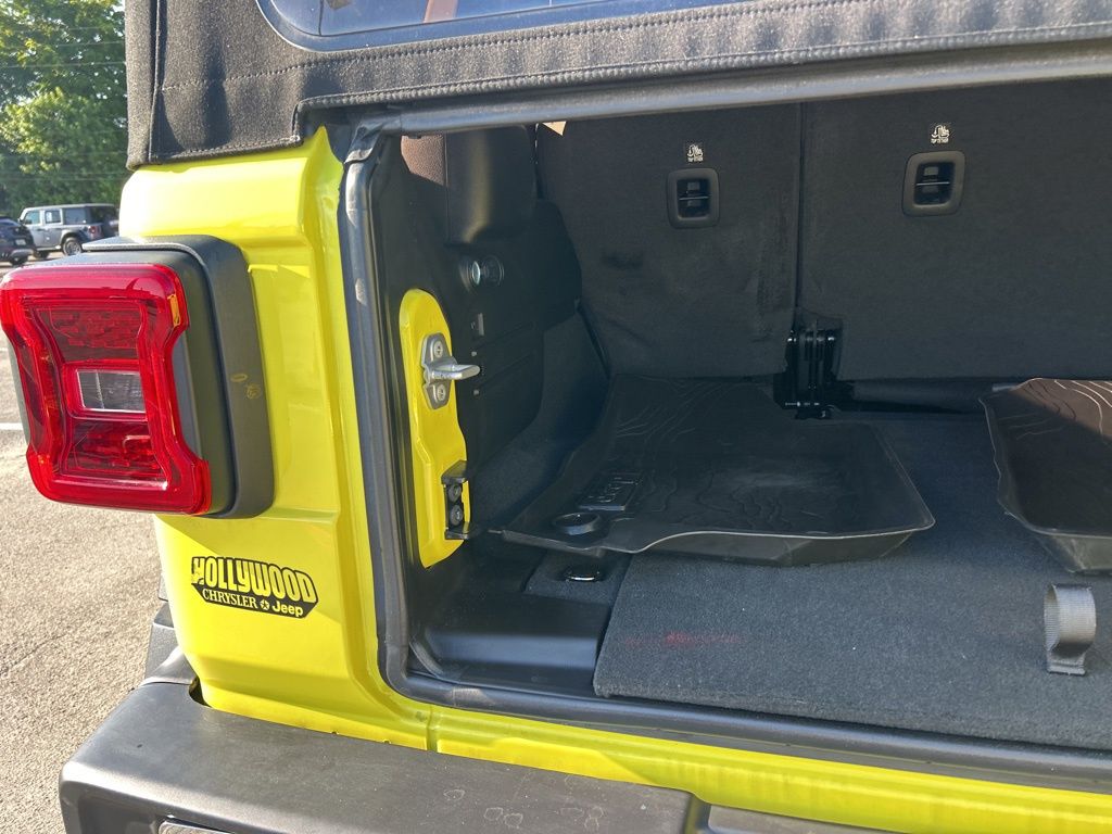 2024 Jeep Wrangler Rubicon photo 24