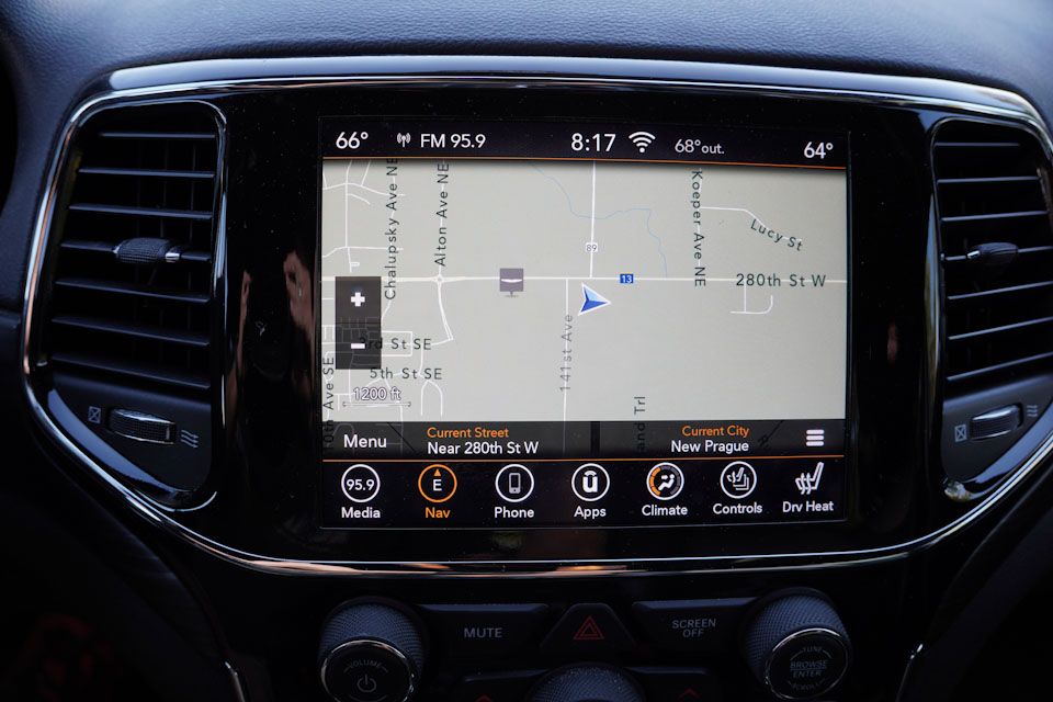 2020 Jeep Grand Cherokee Laredo North Edition photo 5