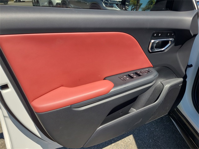 2025 Kia K4 GT-Line Turbo photo 17