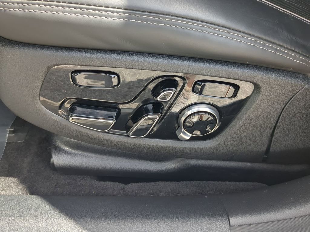 2019 Genesis G90 3.3T Premium photo 18