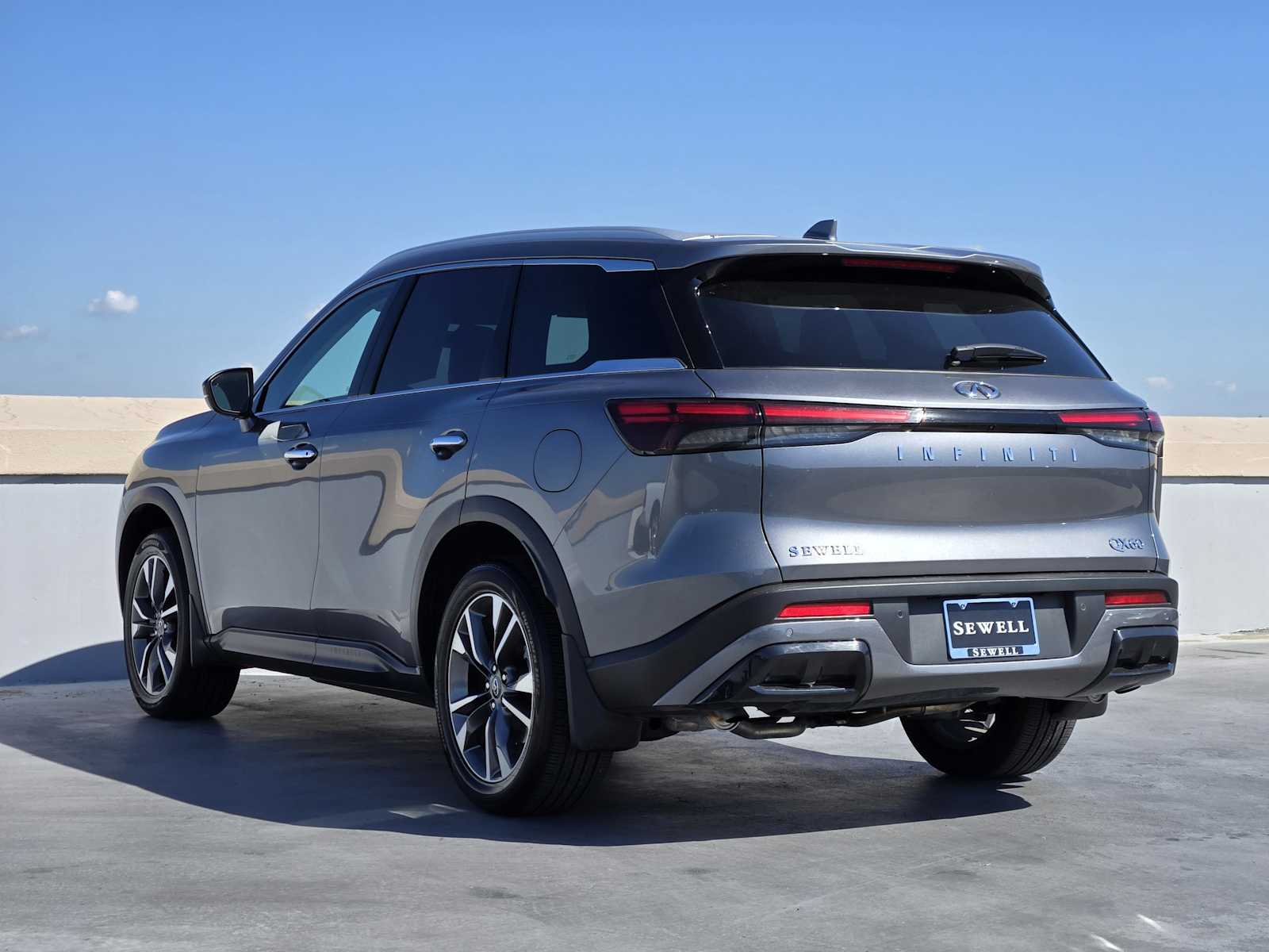 2025 Infiniti QX60 Luxe photo 4