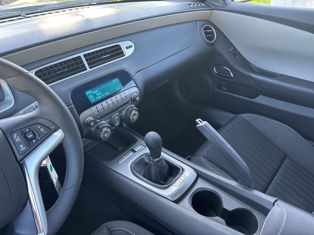 2015 Chevrolet Camaro 1LS photo 15