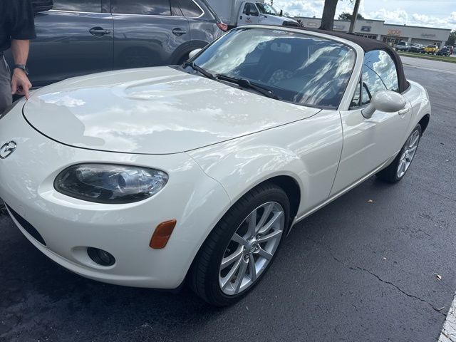 2006 Mazda MX-5 Miata Miata Grand Touring photo 2