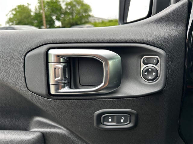 2025 Jeep Gladiator Sport S photo 31
