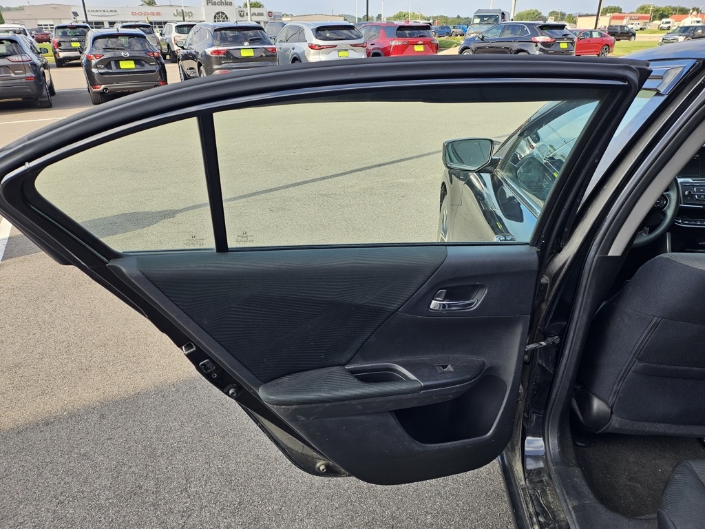 2016 Honda Accord LX photo 21