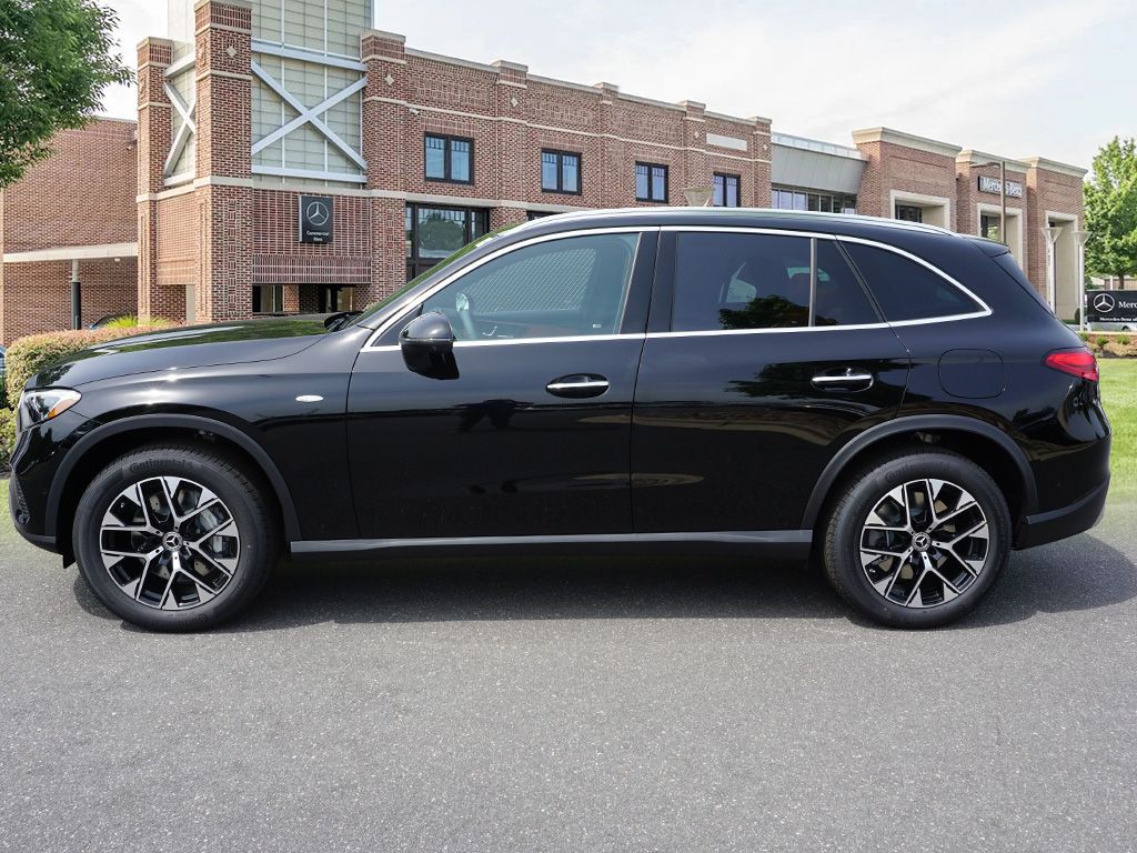 2025 Mercedes Benz GLC 350e 4MATIC photo 3