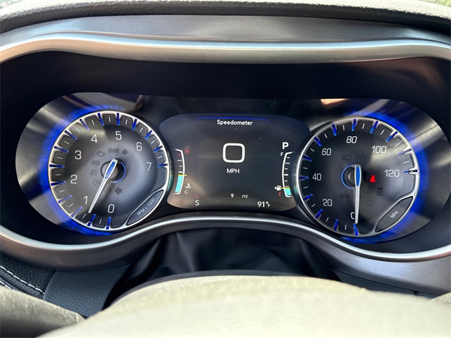 2026 Chrysler Pacifica photo 12