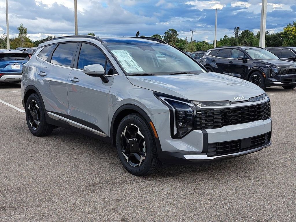 2026 Kia Sportage EX photo 3