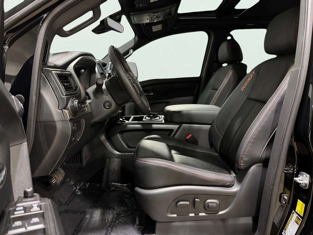 2024 Nissan Titan Crew Cab photo 24