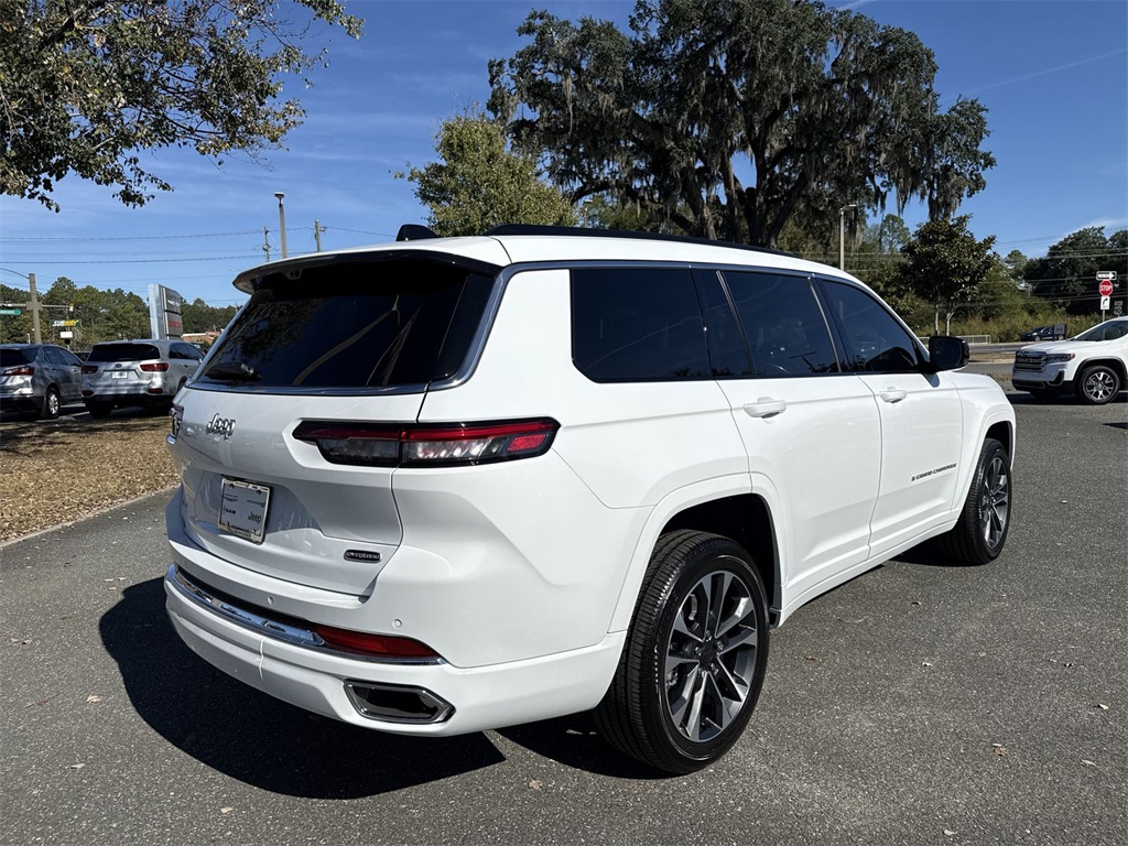 2025 Jeep Grand Cherokee Overland photo 2