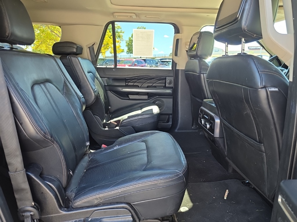2019 Ford Expedition MAX Platinum photo 15
