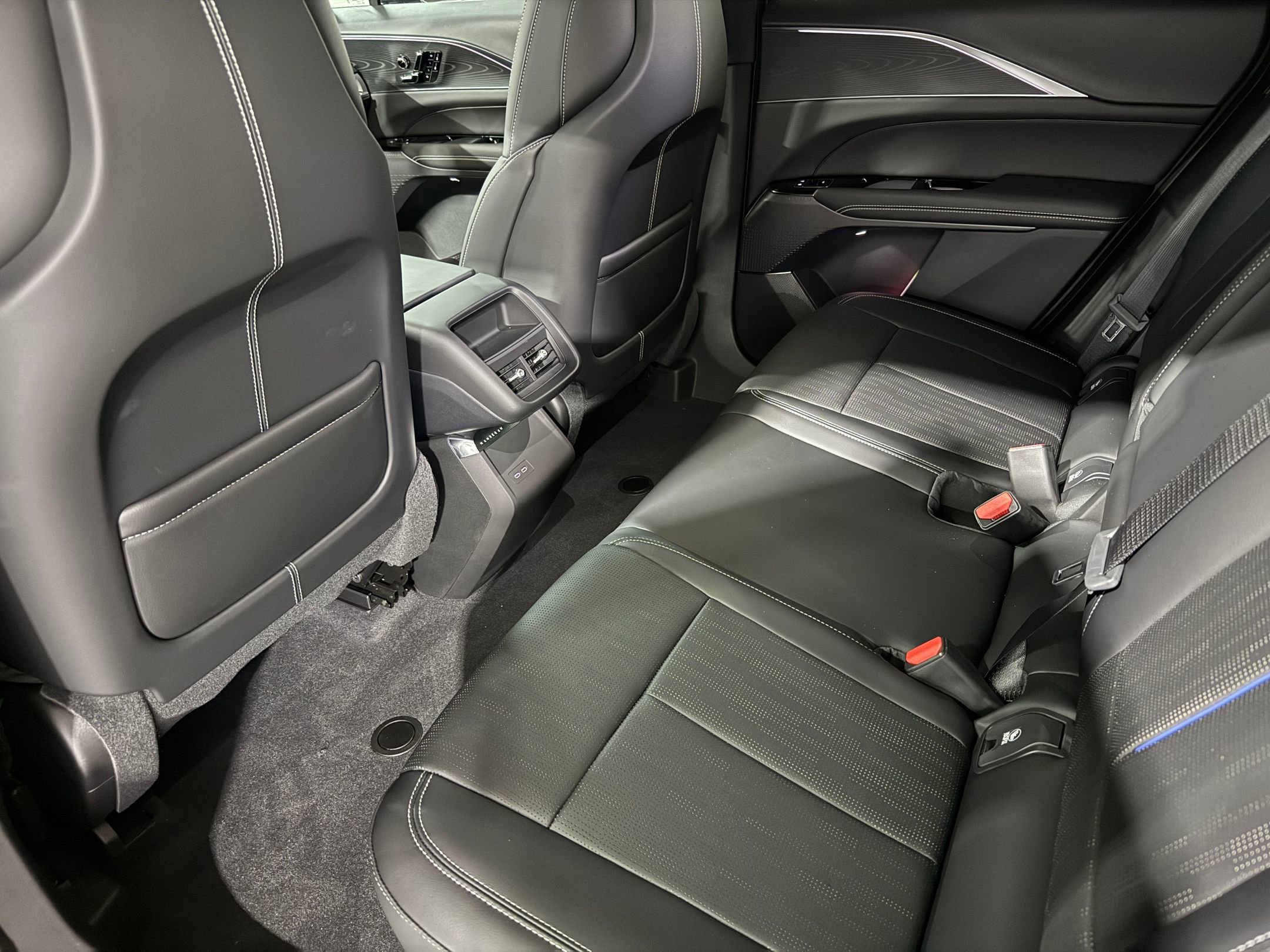 2026 Cadillac Lyriq Sport photo 28