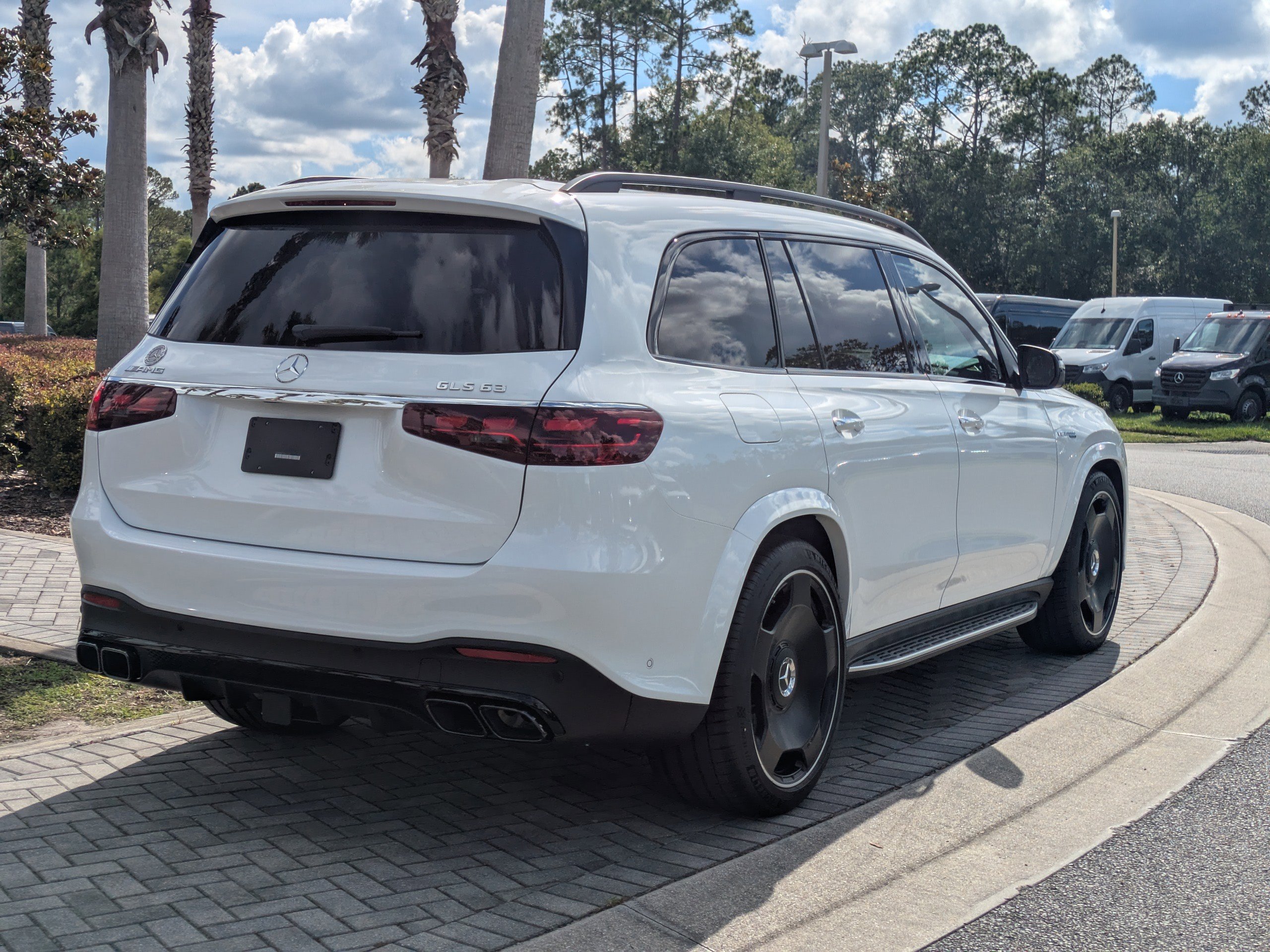2025 Mercedes Benz GLS AMG 63 4MATIC photo 5