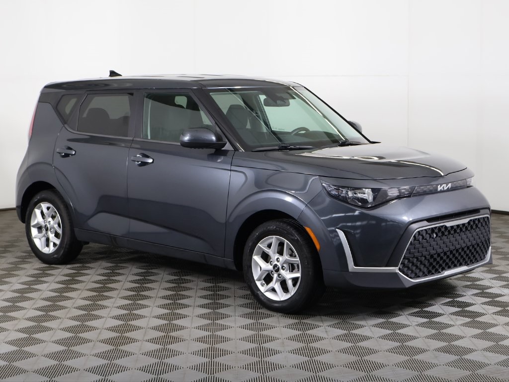2023 Kia Soul LX photo 2