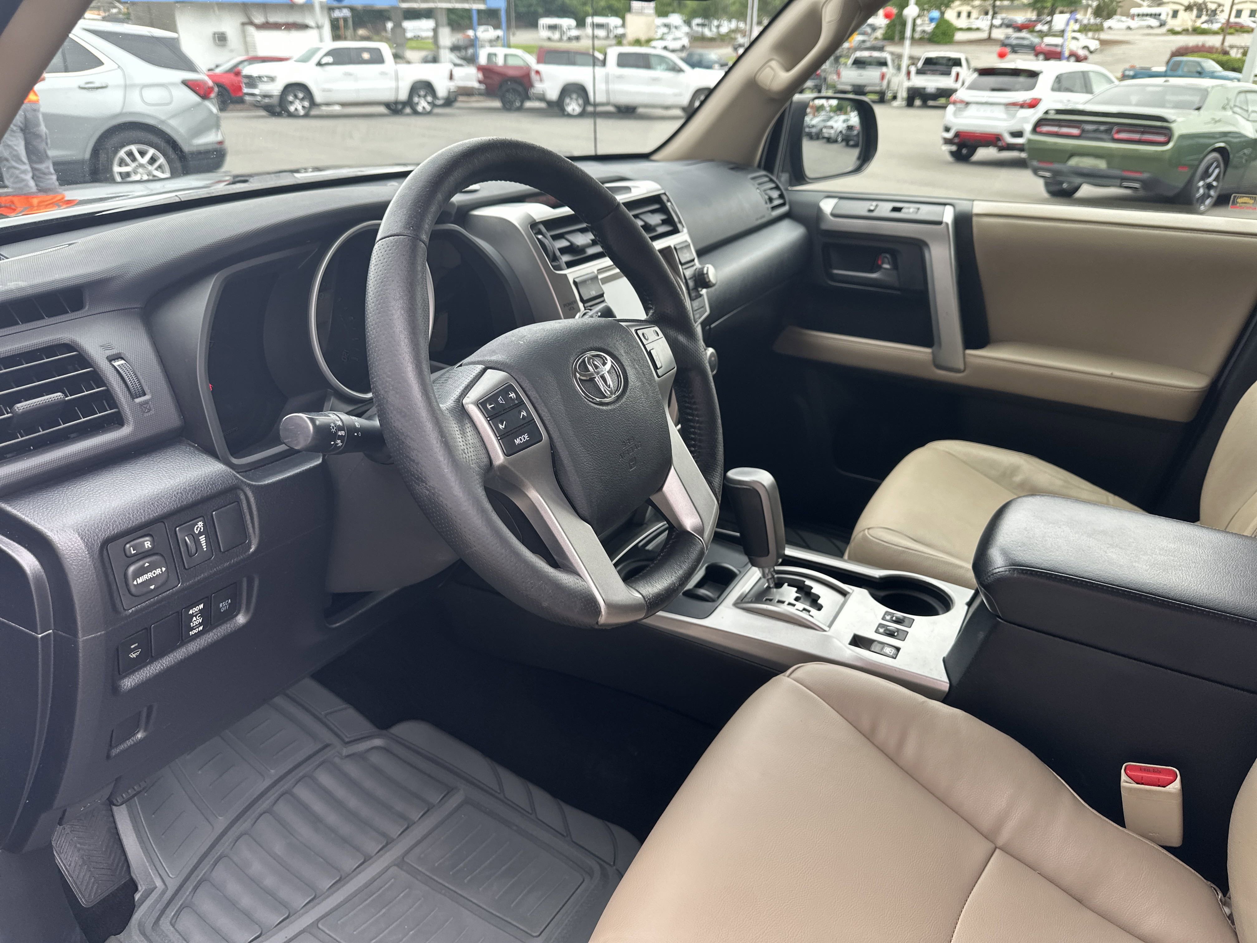2011 Toyota 4Runner SR5 photo 8