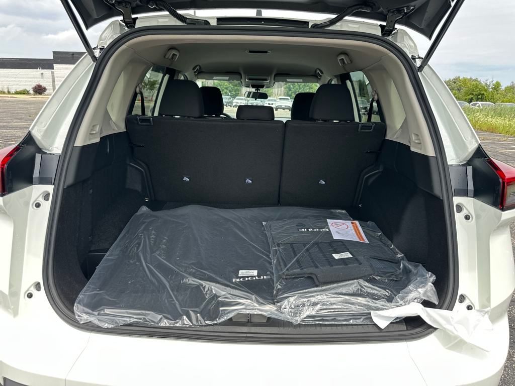2026 Nissan Rogue S photo 32