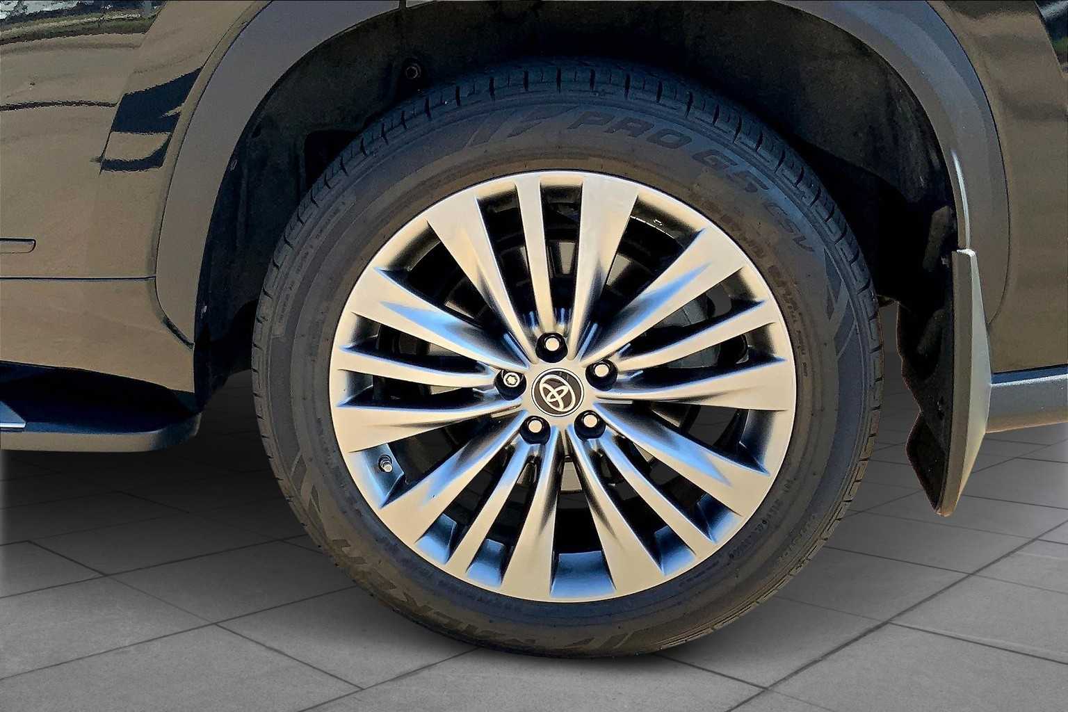 2022 Toyota Highlander Platinum photo 9