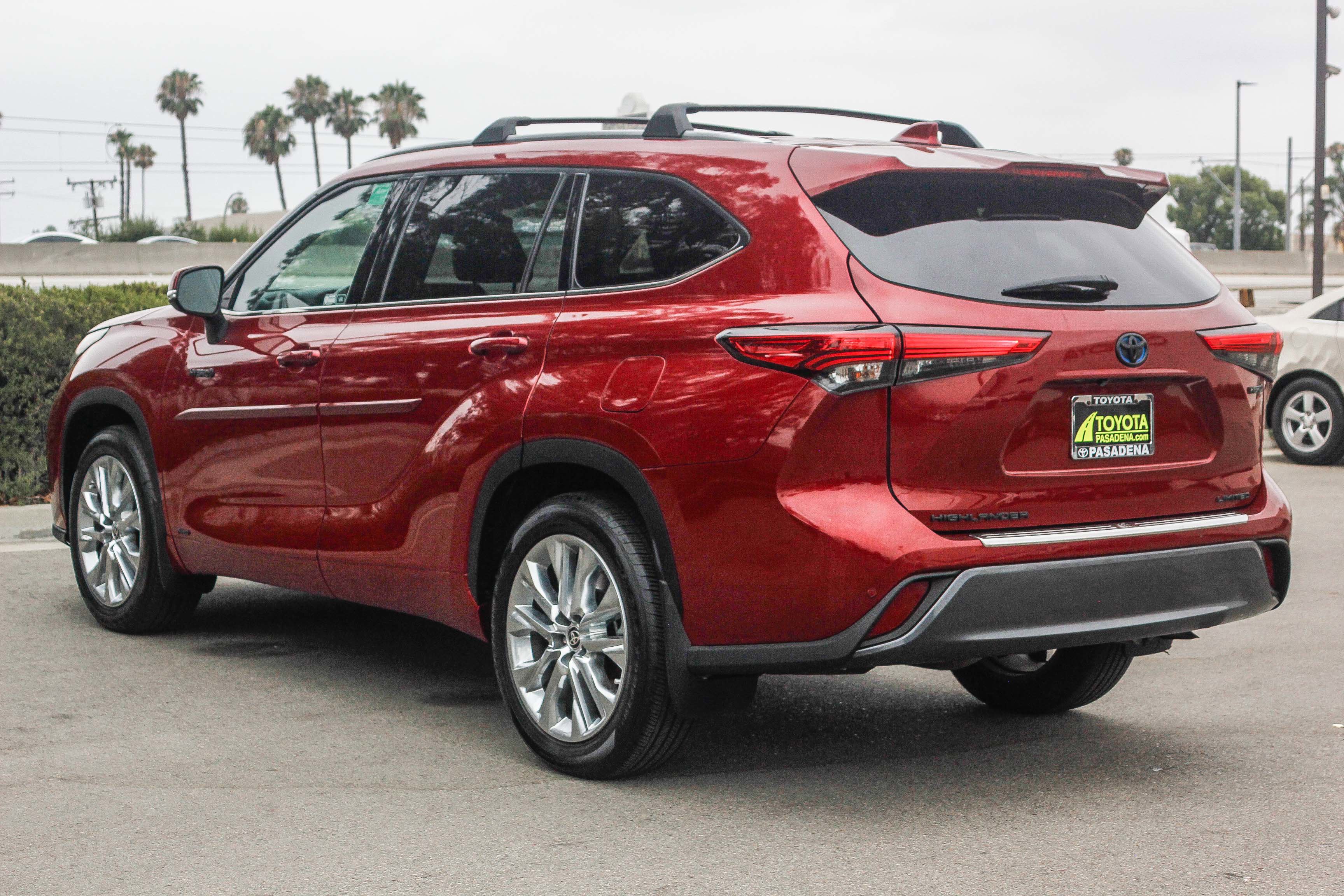 2021 Toyota Highlander Limited Hybrid photo 2
