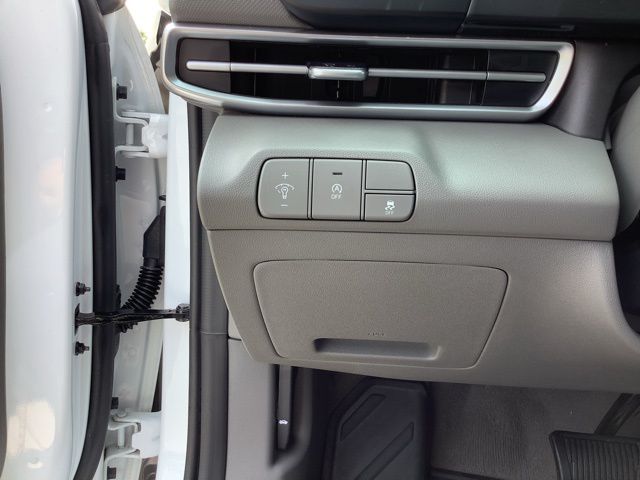 2024 Hyundai Elantra SE photo 17