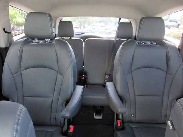 2018 Buick Enclave Essence photo 25