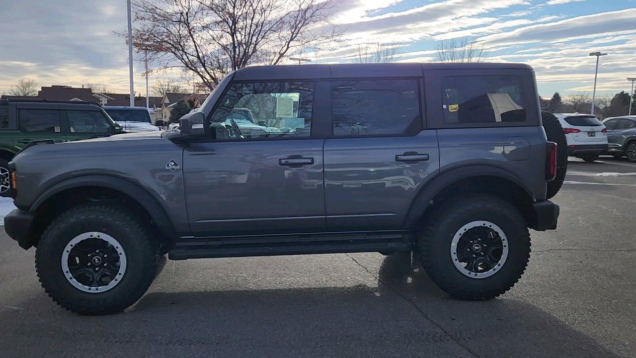 2024 Ford Bronco Outer Banks photo 4