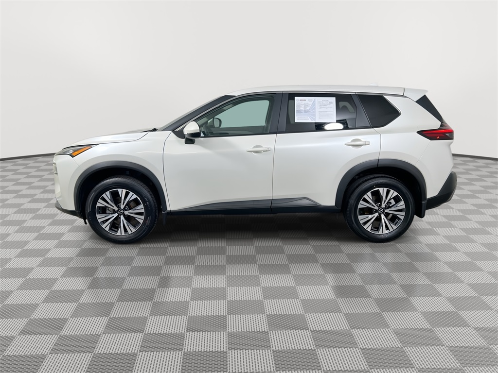 2023 Nissan Rogue SV photo 3