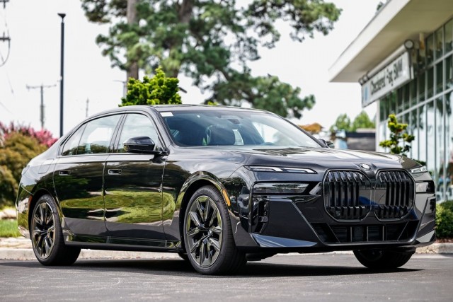 2025 BMW 7 Series 740i