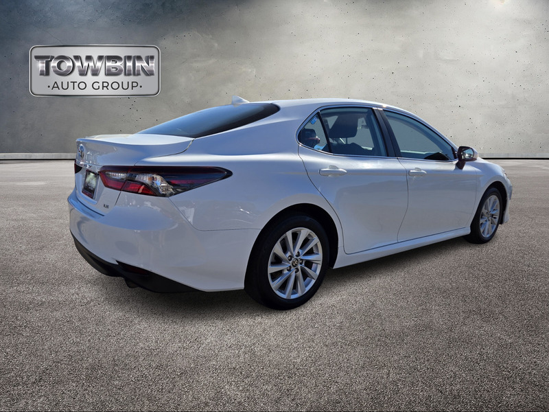 2024 Toyota Camry LE photo 4