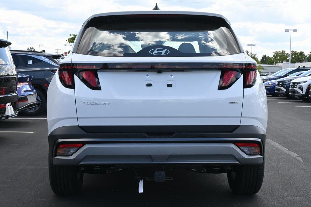 2025 Hyundai Tucson SE photo 4