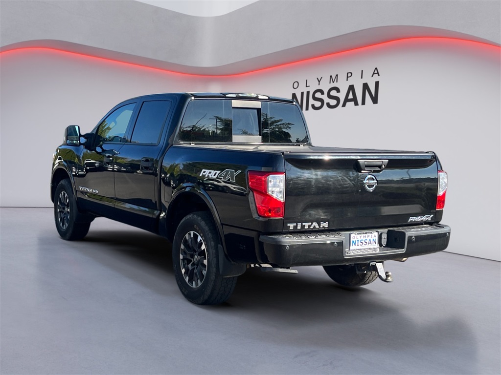 2018 Nissan Titan PRO-4X photo 3