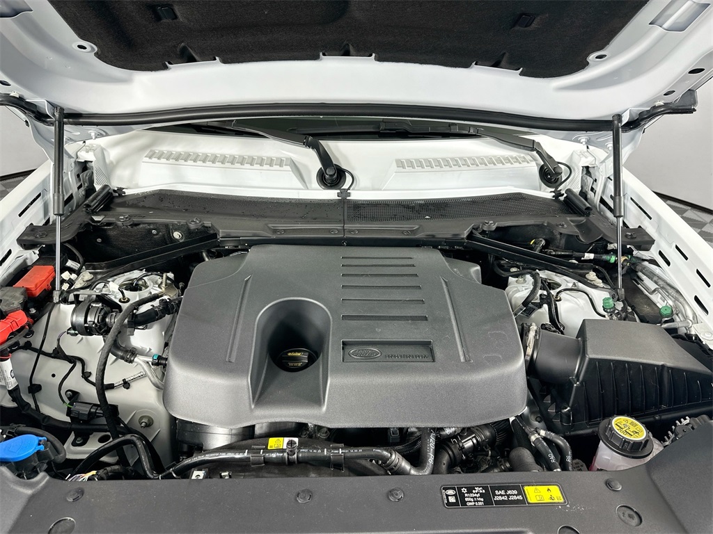 2025 Land Rover Defender 90 X-Dynamic SE photo 27